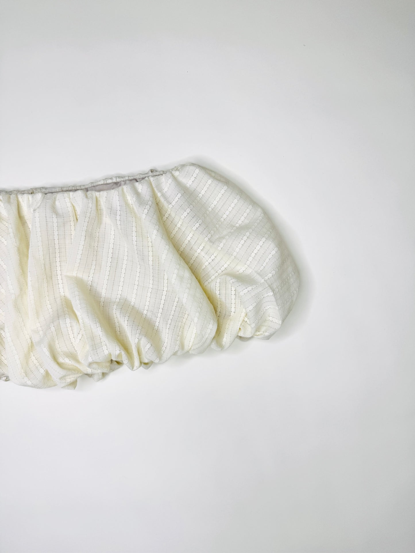 Eyelet Bubble